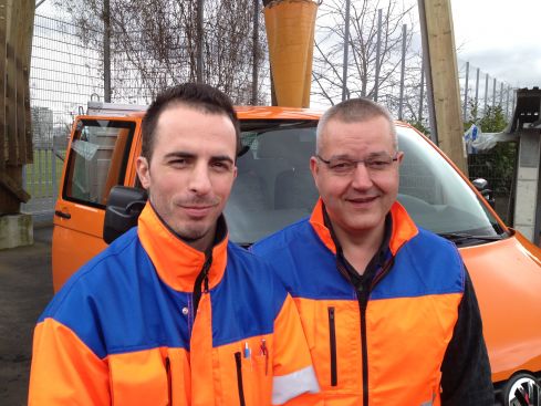 Fürs Neubad und Bachletten helfen der Teamleiter Ekrem Bujaku sowie der Gebietsleiter WEST Stefan Pozner bei Abfallfragen weiter.